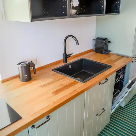 Golden View By Design 公寓 *