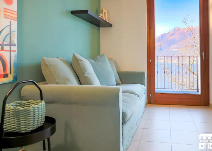 Golden View By Design